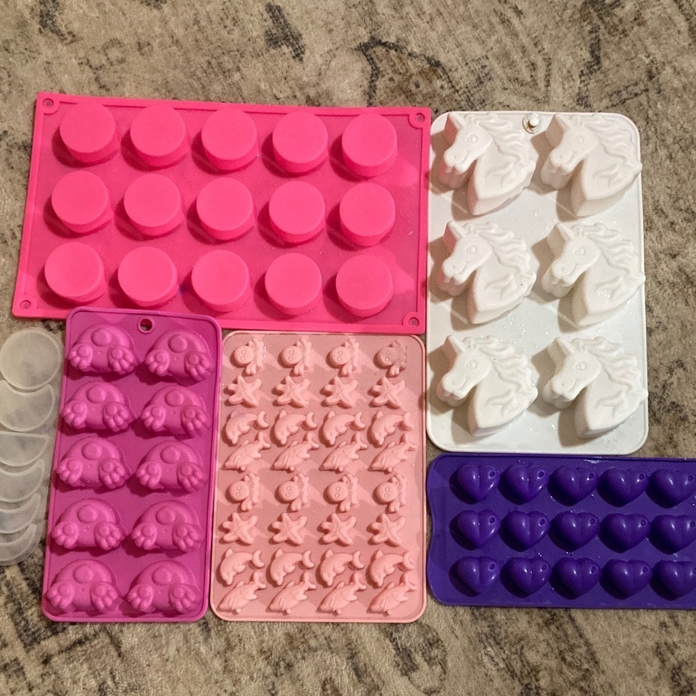 Assorted Silicone Molds for Baking and Crafts - Picture 4 of 10